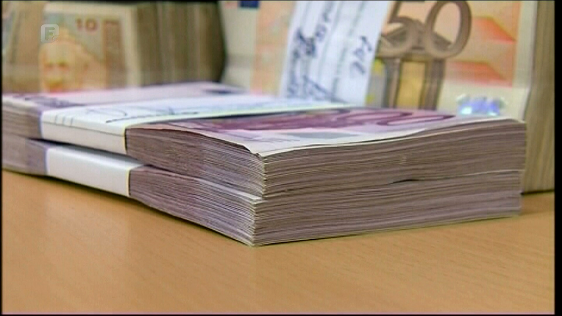 Pitanje svih pitanja je ko će i kako vraćati dug